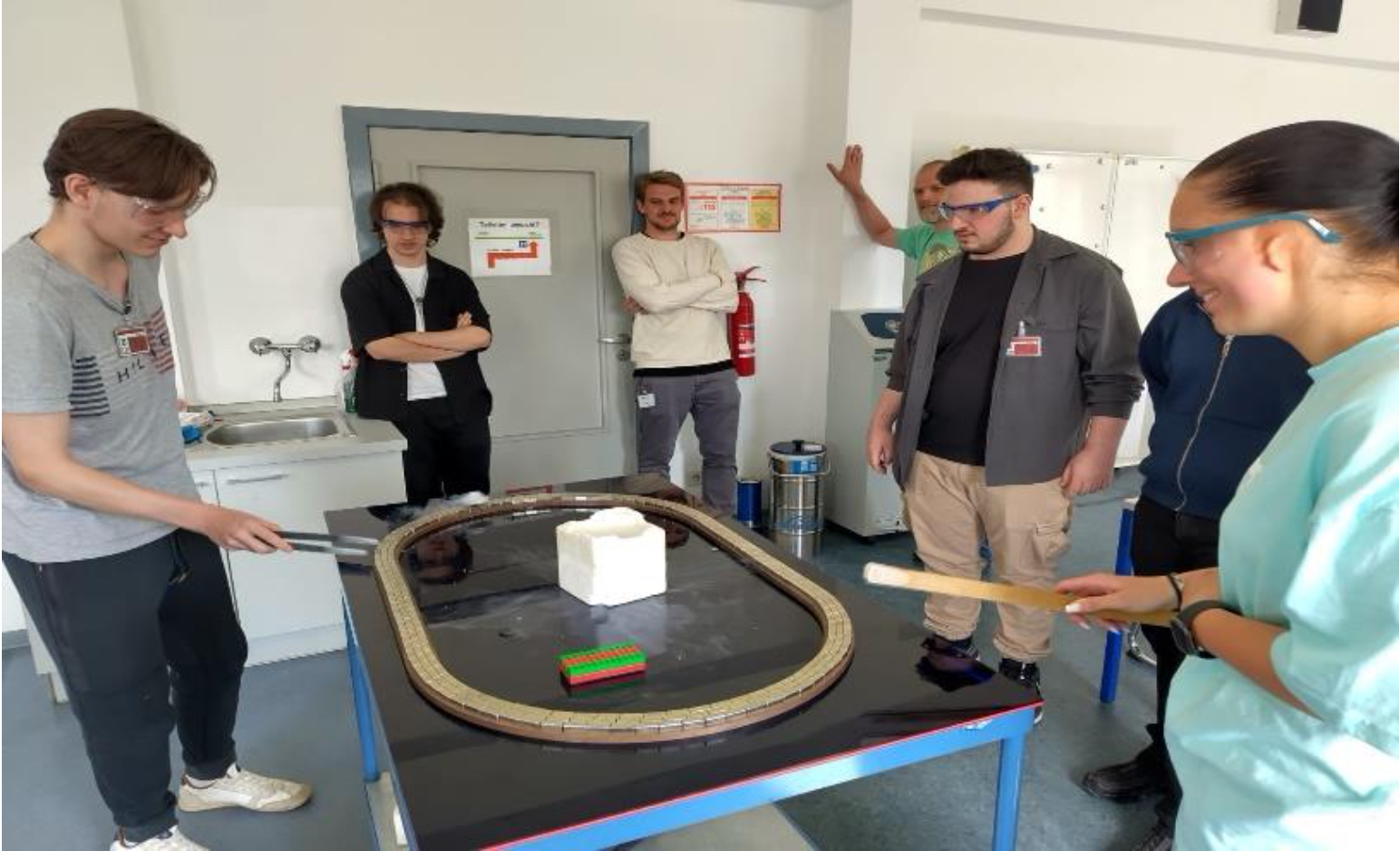 Mehr über den Artikel erfahren Physik-LK (Q2) im Helmholtz-Zentrum